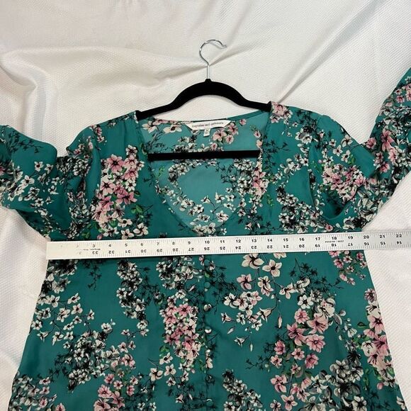 Cupcakes‎ and Cashmere Nadette Turquoise Pink Floral V Neck Blouse - Picture 5 of 8
